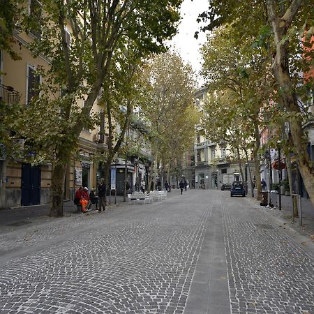 La Piazza Al Vomero Napoli Bagian luar foto
