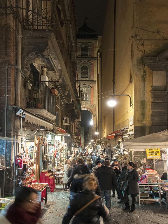 La Piazza Al Vomero Napoli Ruang foto