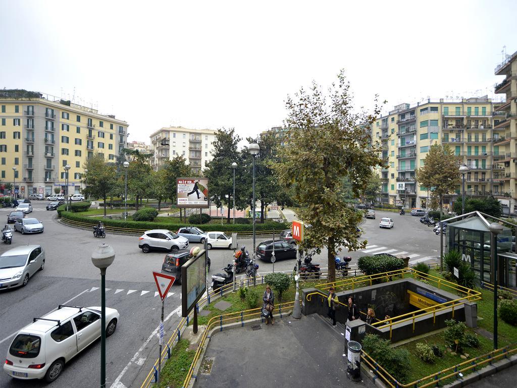La Piazza Al Vomero Napoli Bagian luar foto