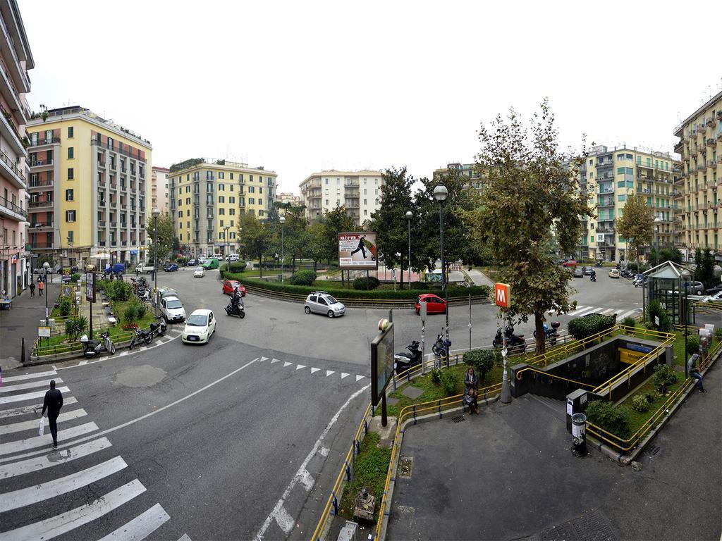 La Piazza Al Vomero Napoli Bagian luar foto
